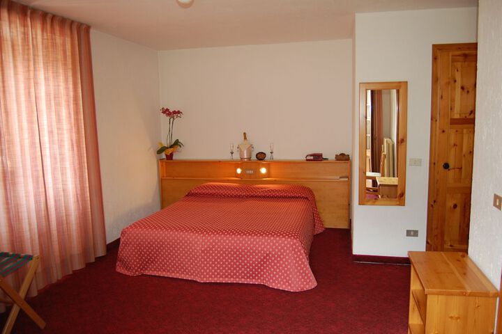 Room 6 of 46