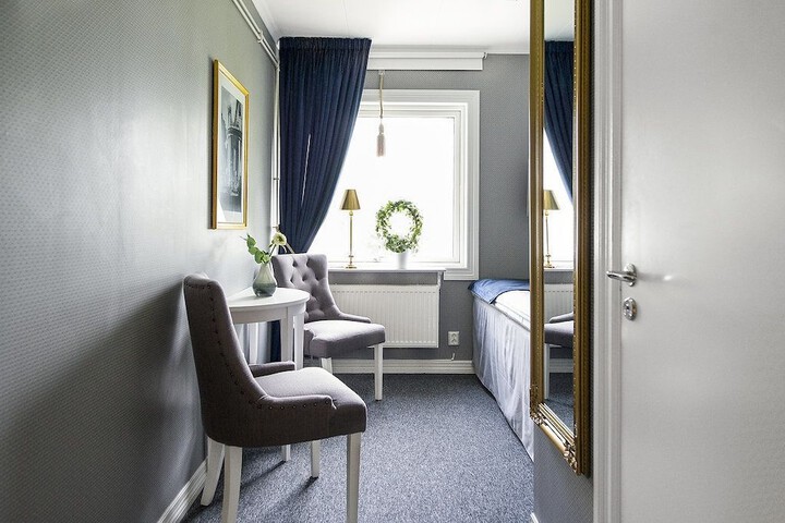 Room 3 of 32