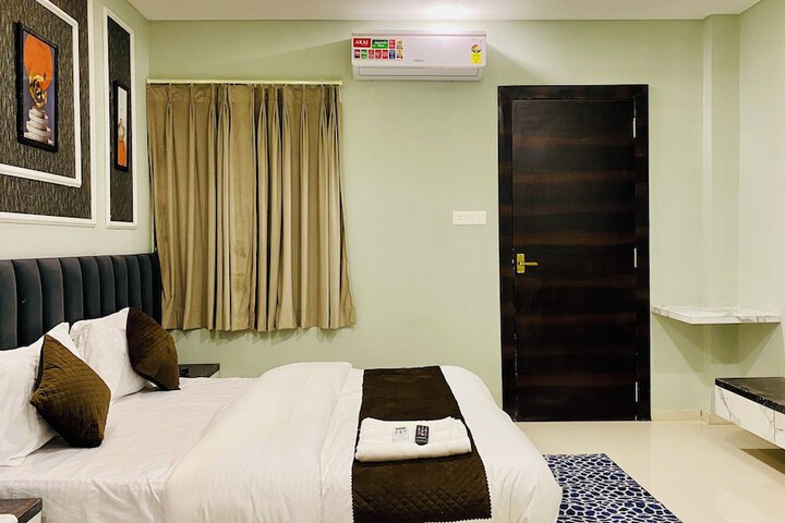Room 5 of 40