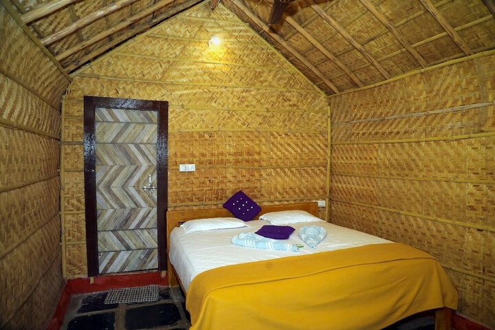 Room 2 of 16