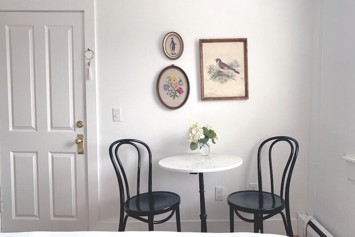 Room 5 of 32