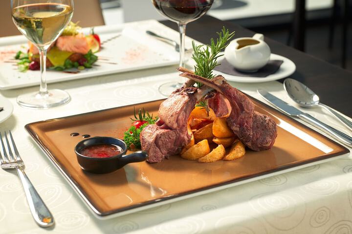Dining 89 of 106
