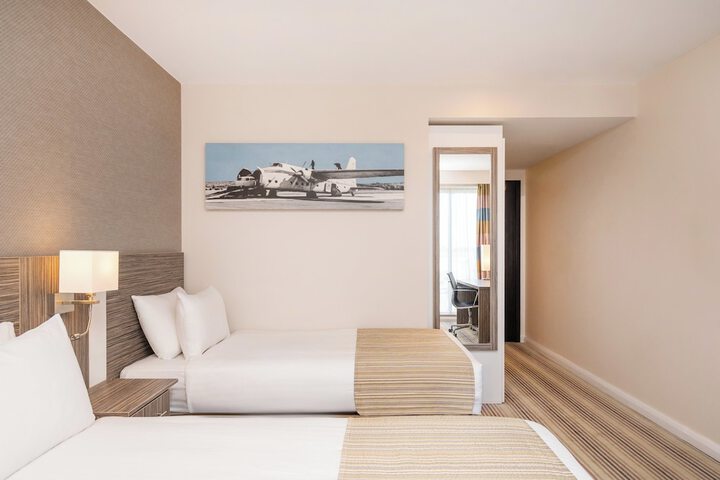 Room 25 of 177