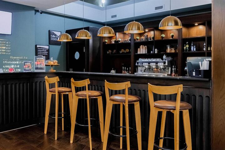 Lounge 96 of 148