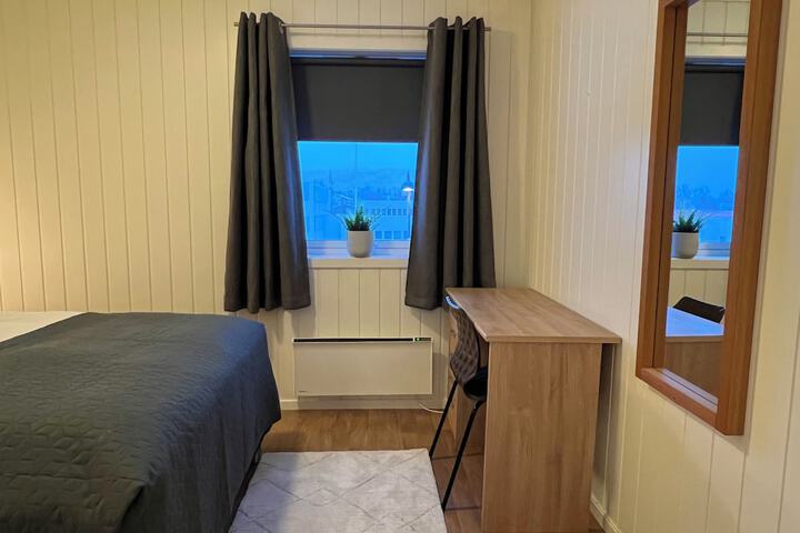 Room 11 of 24