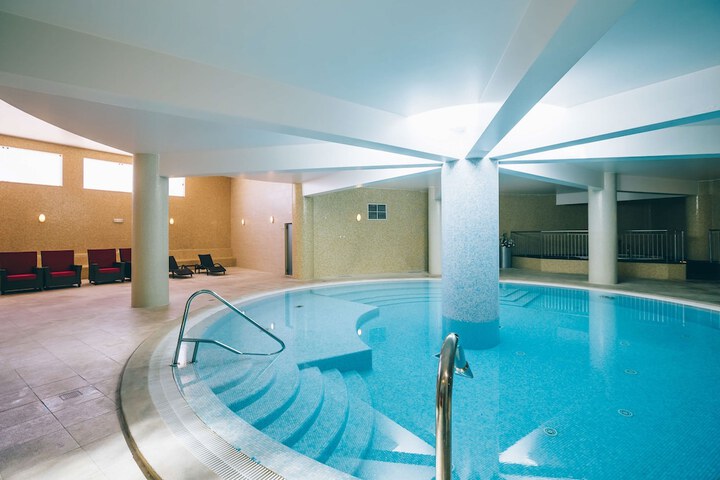 Pool Hotel