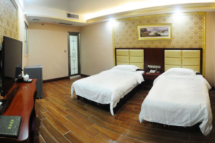 Room 6 of 20