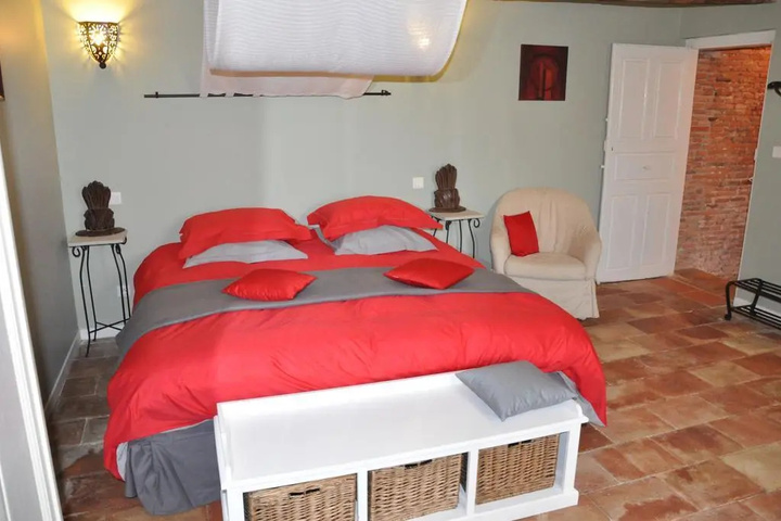 Room 4 of 14