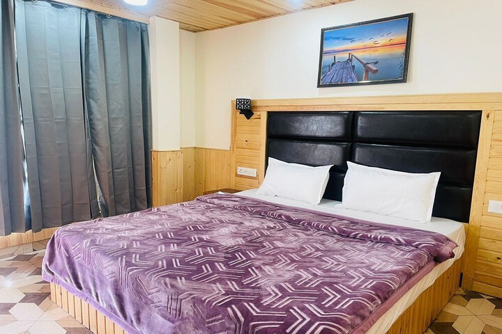 Room 6 of 26