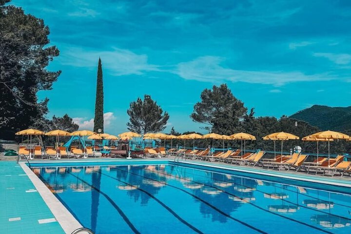 Hotel Pool