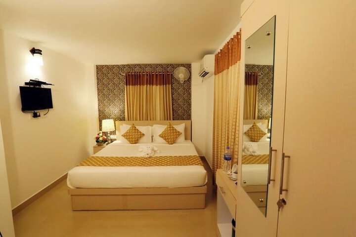 Room 5 of 13