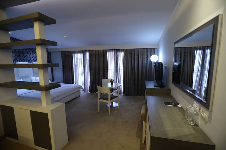 Room 16 of 86