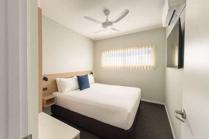 Room 10 of 120