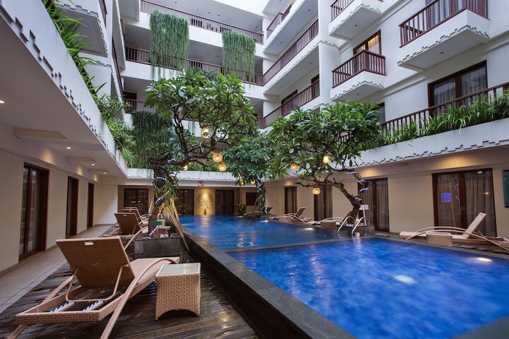 Pools & Facilities