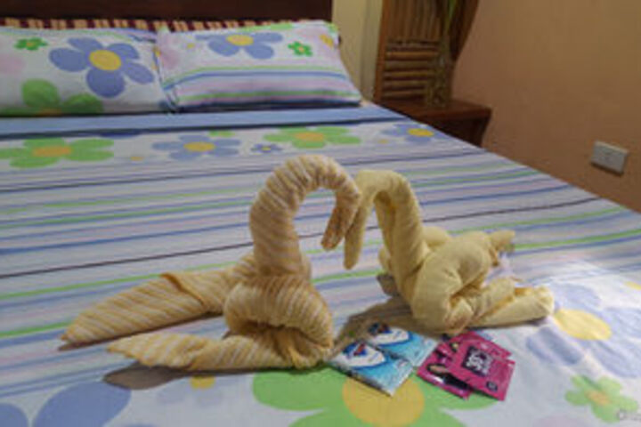 Room 10 of 28