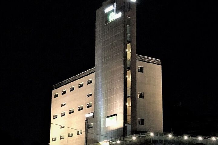 Hotel 8 of 77