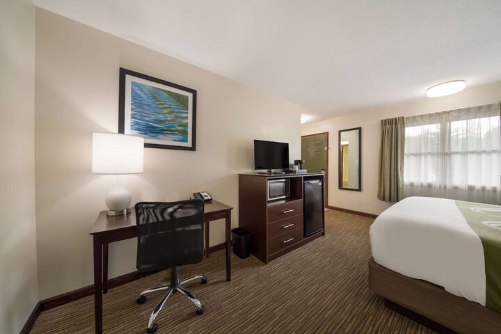 1 King Bed (1 of 8)