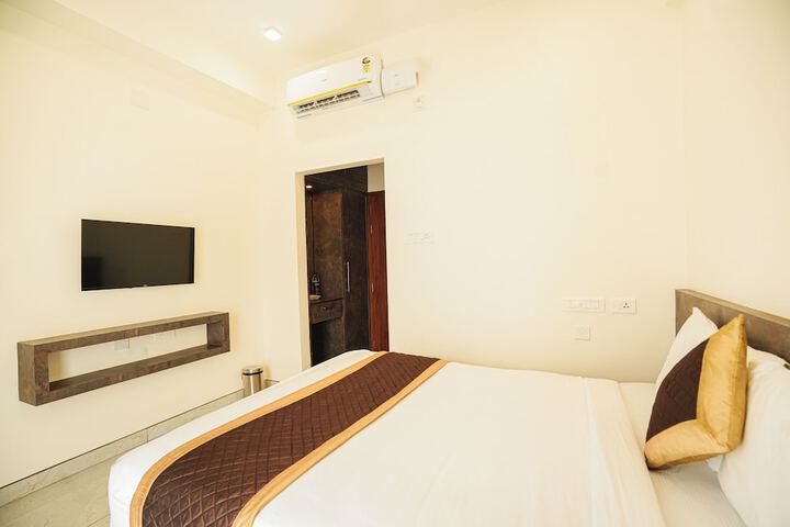 Room 8 of 54