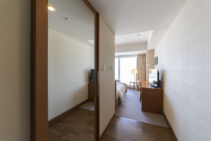 Room 21 of 80