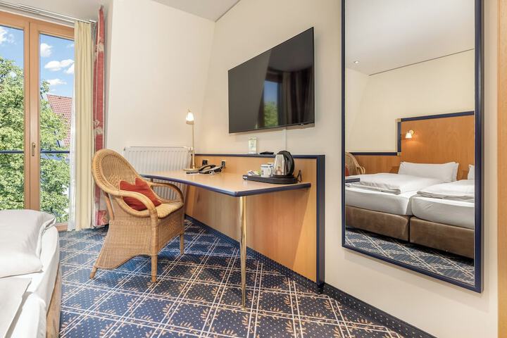 Room 32 of 92