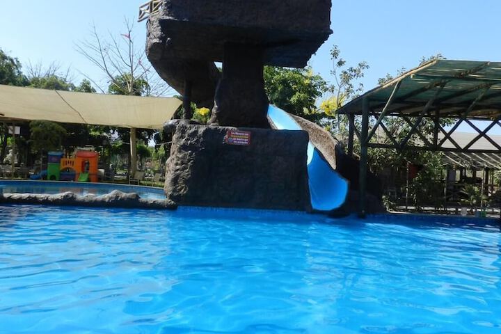 Pool 16 of 32
