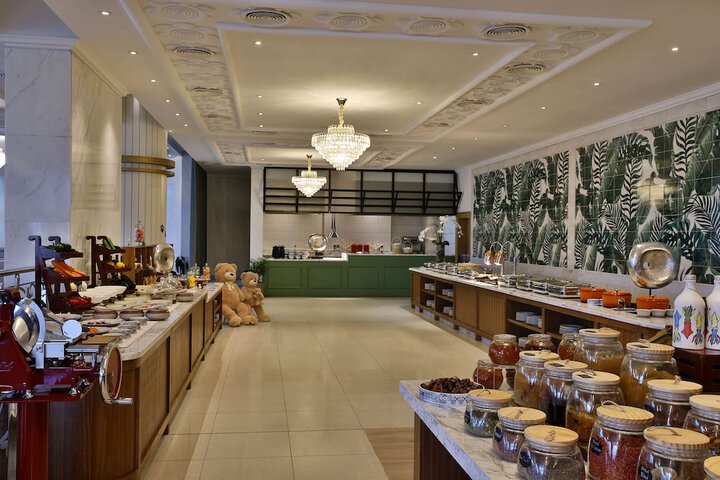 Breakfast/Coffee Service 70 of 128