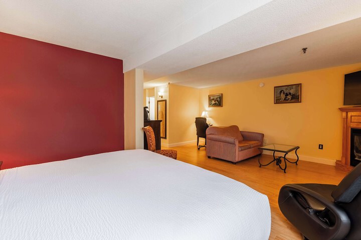 1 King Bed (29 of 39)