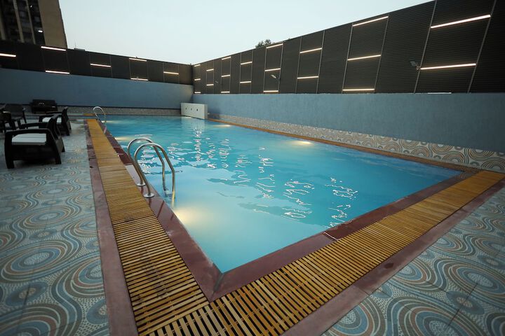 Pool 14 of 26