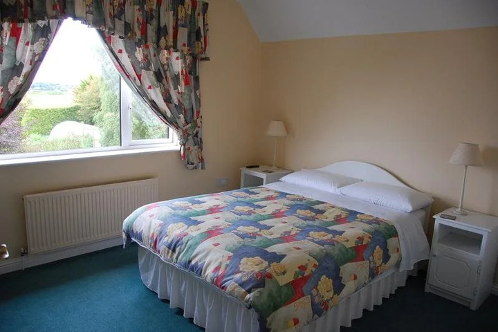 Room 2 of 5