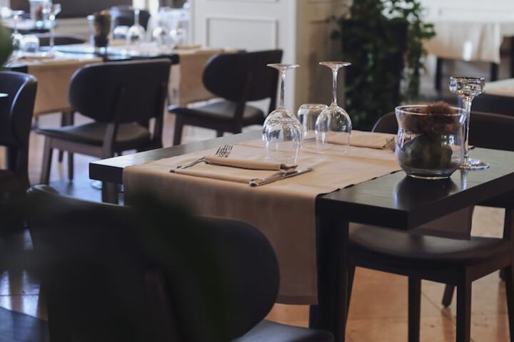 Dining 55 of 69