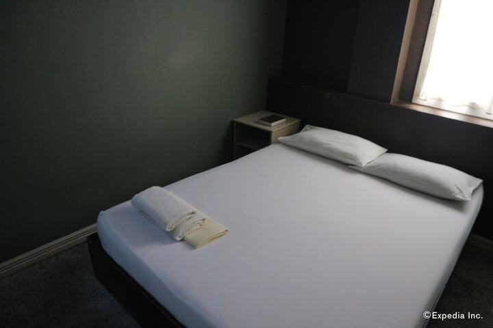 Room 11 of 35