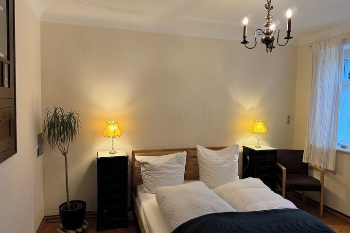 Room 18 of 28