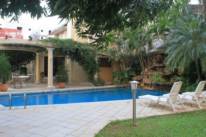 Hotel with Pool
