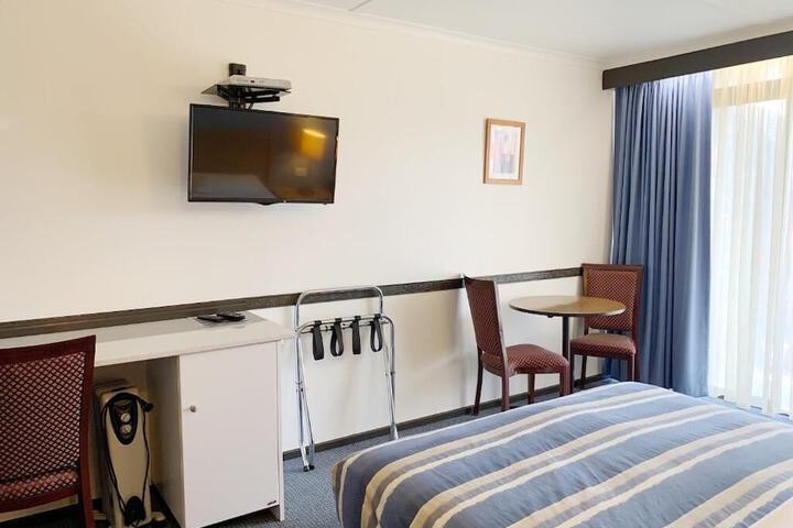 Room 9 of 79