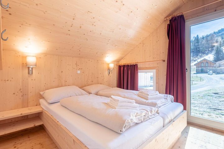 Room 4 of 37