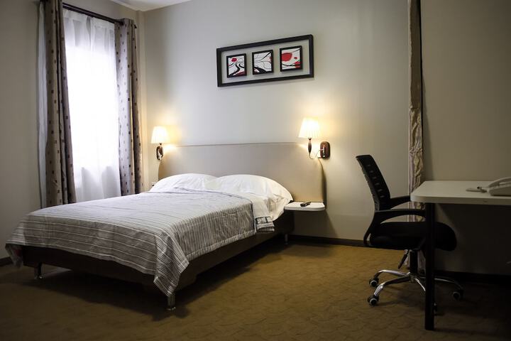 Room 33 of 87