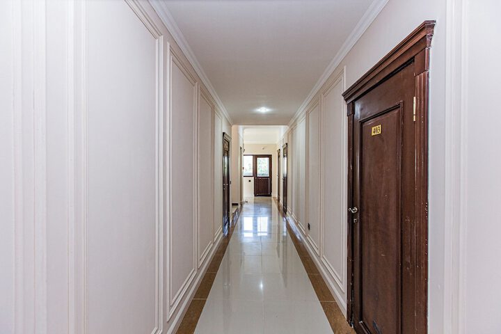 Room 32 of 41