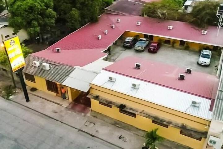 Exterior of Mados Hotel Tamarindo
