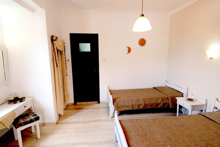 Room 12 of 54