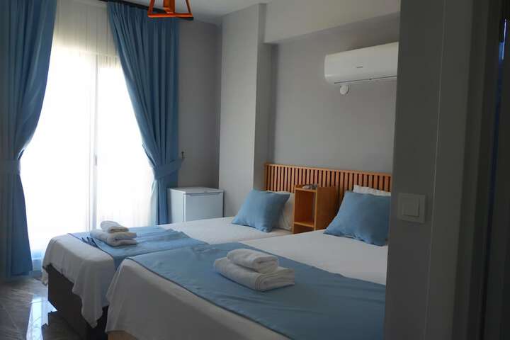 Room 33 of 126