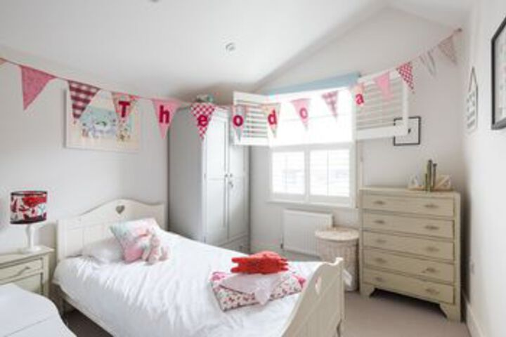 Room 11 of 25
