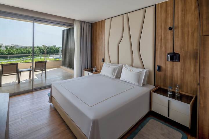 Room 3 of 95