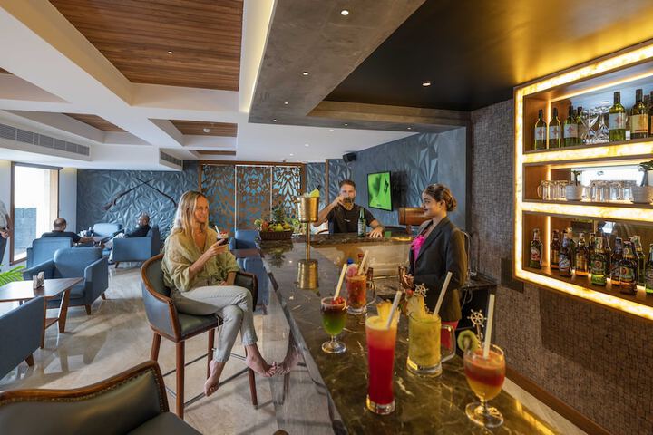 Lounge 81 of 114