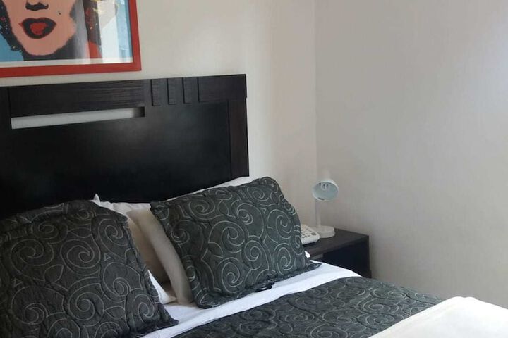 Room 10 of 48