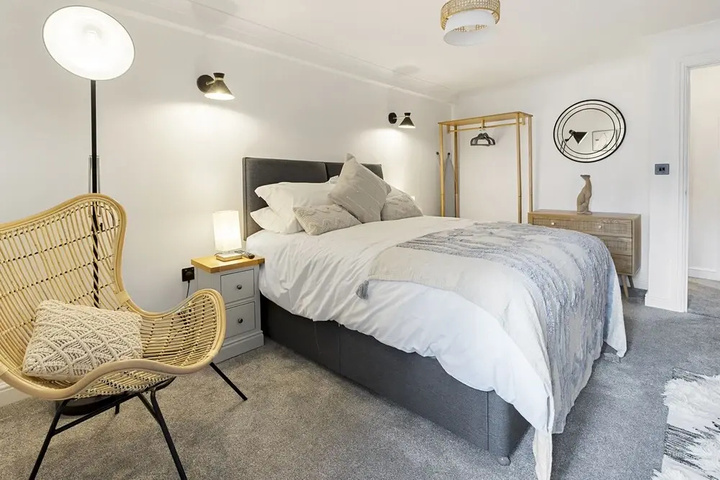 Room 6 of 21
