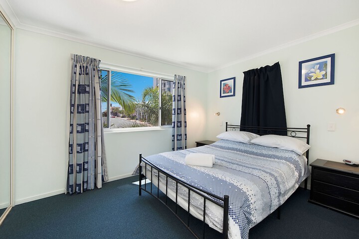 Room 2 of 109