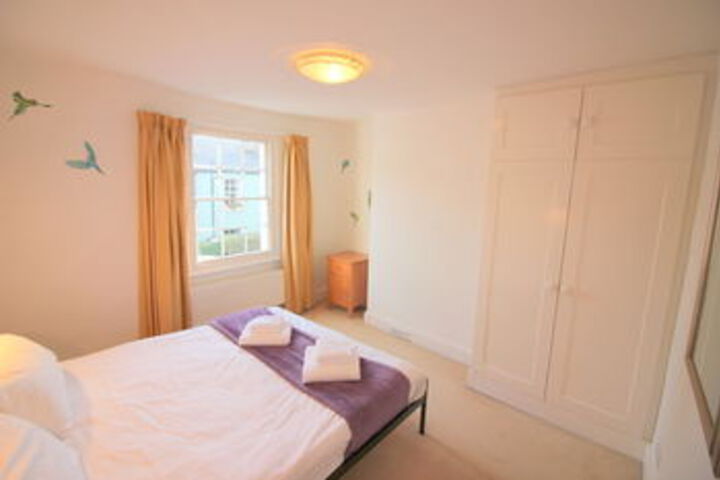 Room 6 of 18