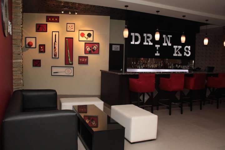Lounge 98 of 131
