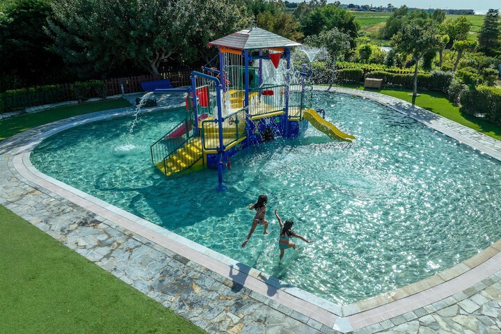 Pool 100 of 245