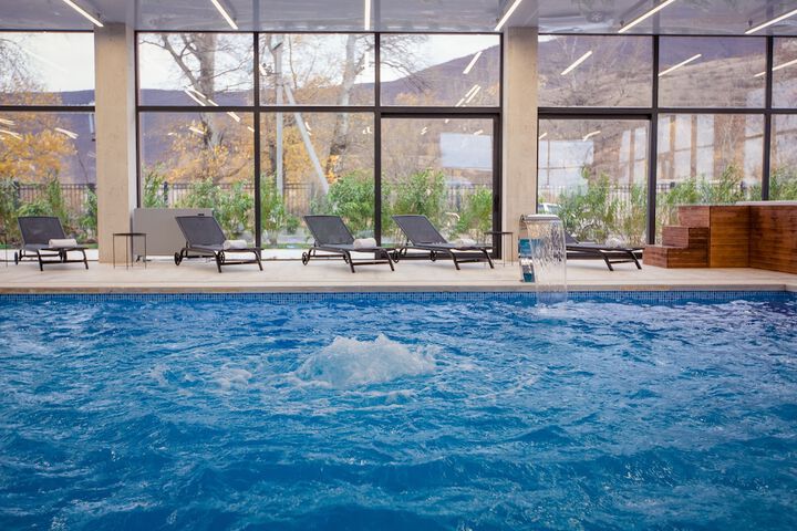 Pool 30 of 68